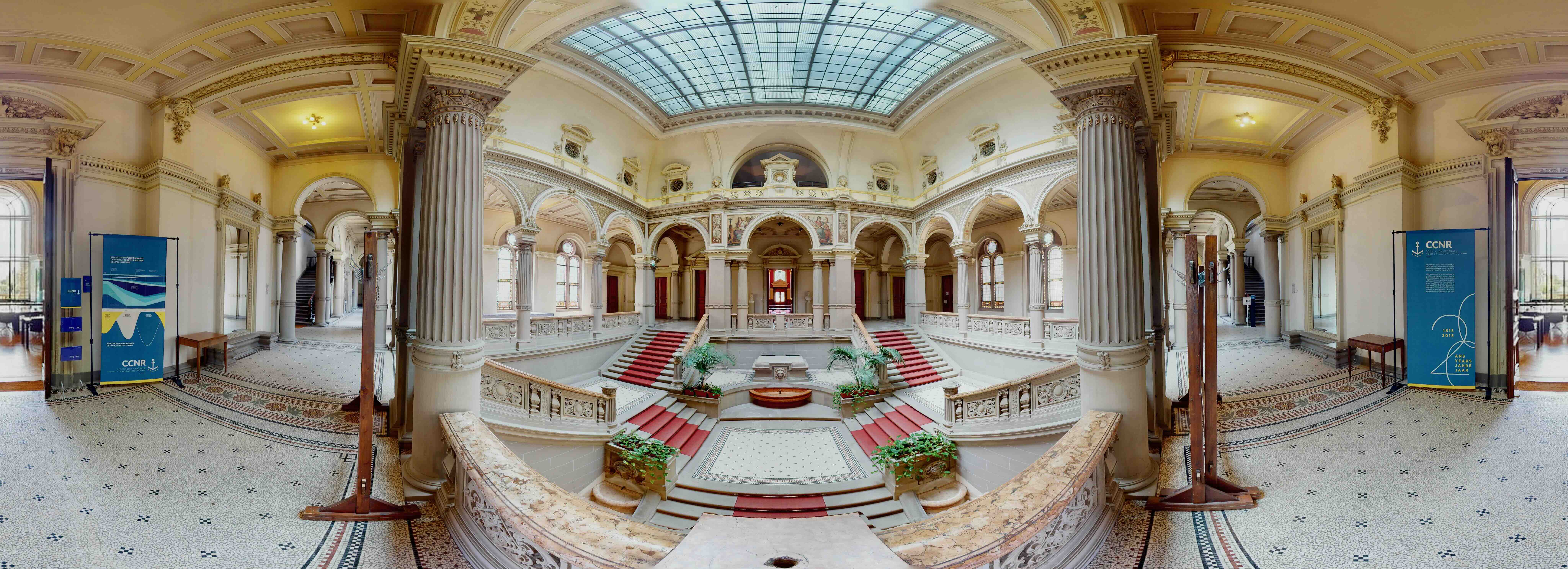 Treppenhaus des Palais du Rhin in Straßburg in 360°-Ansicht 