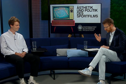 Screenshot von Julian Sieler im Fernsehstudio