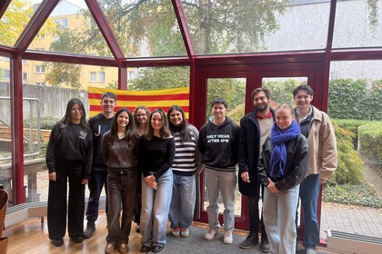 Studierende des PS Landeskunde beim Paella-Workshop