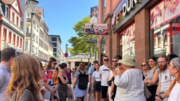 Aufnahme eines Vortrags während eines Rundgangs durch Little Istanbul.