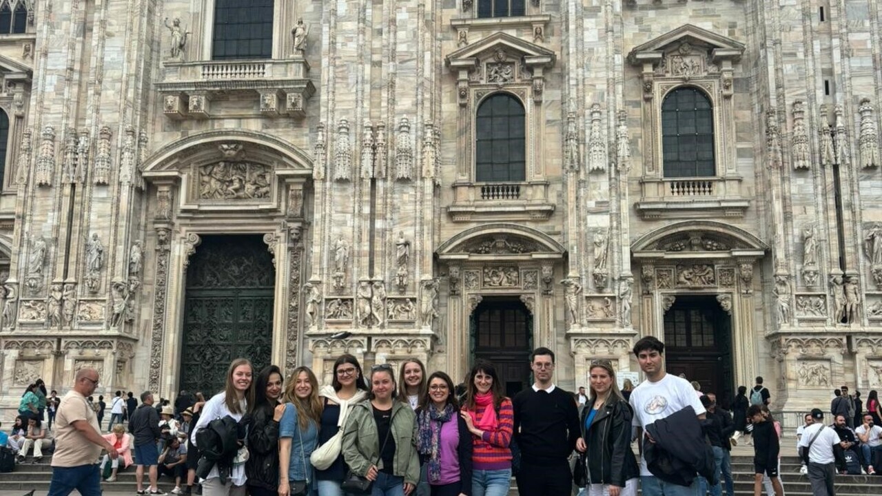 Exkursionsgruppe vor dem Mailänder Dom