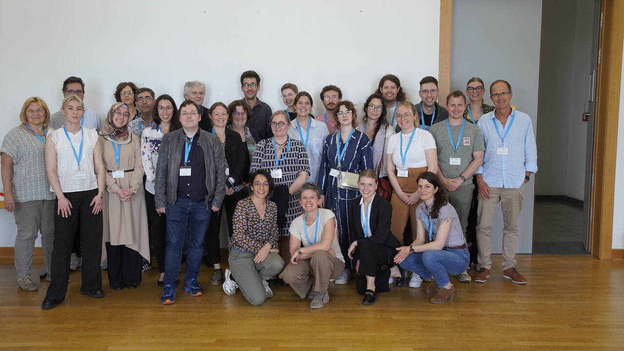 Gruppenbild der Tagungsteilnehmer*innen