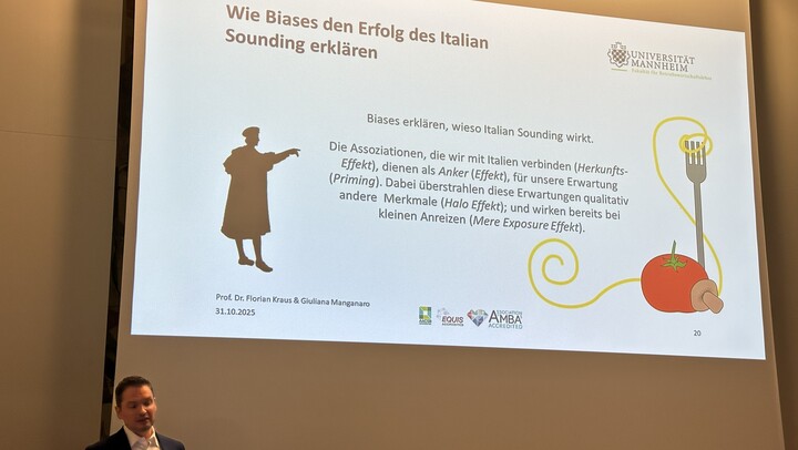 Prof. Dr. Florian Kraus beim Vortrag