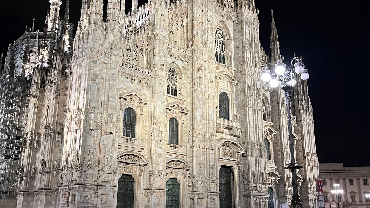 Nachtaufnahme Duomo in Mailand