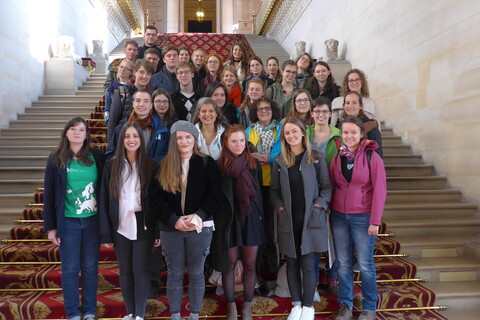 Studierendengruppe im Pariser Senat